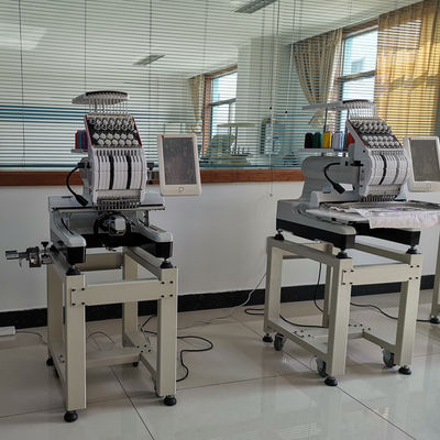 de enige hoofdmachine van het de Computerborduurwerk van de handdoekdoek mept de t-shirtjeans van embleem hoge prestaties