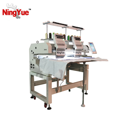 2 dubbele Hoofden 1200 Digitale Multifunctionele het Borduurwerkmachine Geautomatiseerde Industriële Naaimachine van SPM voor Kledingstuk